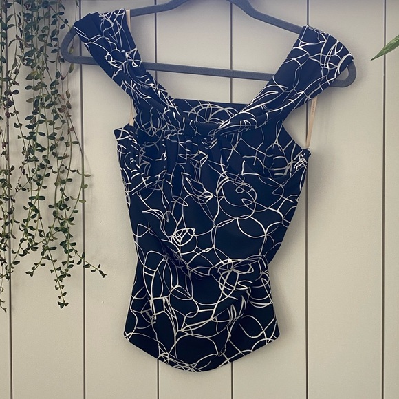 BCBGMaxazria black and white top
size Medium - Picture 5 of 5